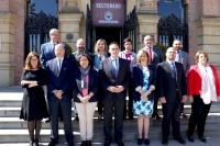 El candidato Gmez Villamandos posa junto a los integrantes de su equipo