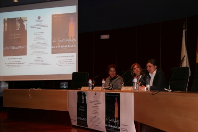 Mesa del debate sobre el documental