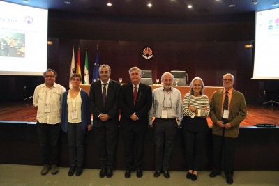 Los integrantes de la nueva Comisión Permanente de la CDED que preside el profesor de la UCO Arturo F. Chica (tercero por la izquierda)